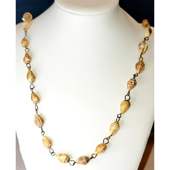 Vintage Seashell Necklace 28" Single Strand Luau Fashion Jewelry CT224 - Picture 6 of 7